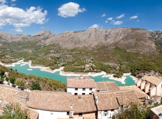 Las fiestas populares, un aliciente más para visitar en verano el Valle de Guadalest