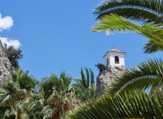 Descubre los secretos del Valle de Guadalest desde sus apartamentos rurales